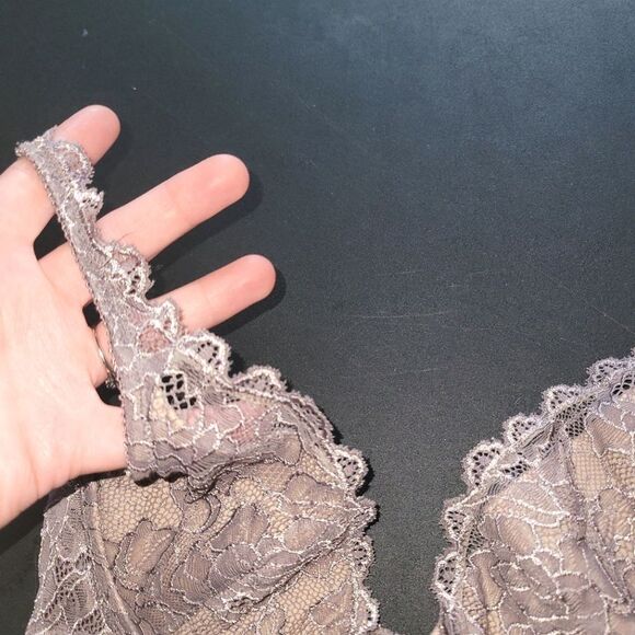 Victoria's Secret Very Sexy Push Up Without Padding Bra 34B - Picture 4 of 8